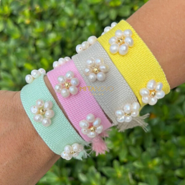 Flower Pearl Bracelets