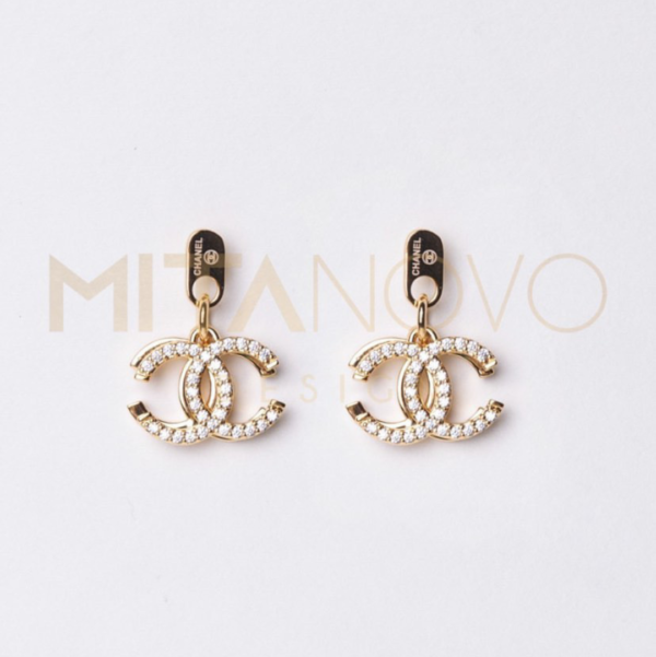 Gold Pearl Dangling Earrings