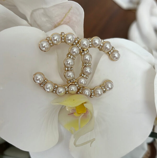 Gold Brooch Pearl