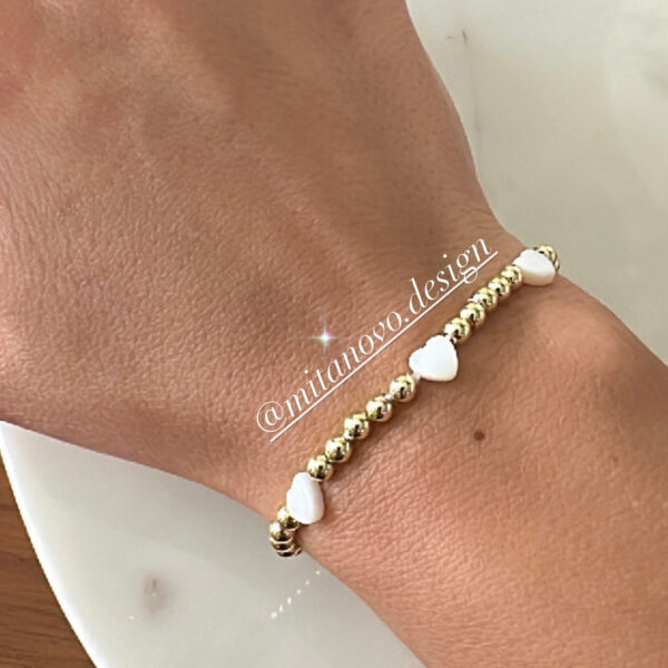 Adjustable bracelet with hearts